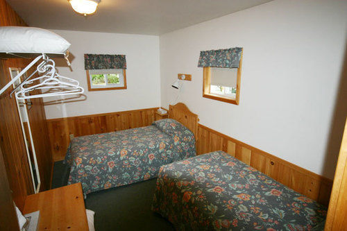Spectacle Lake Lodge 班克罗夫特 外观 照片