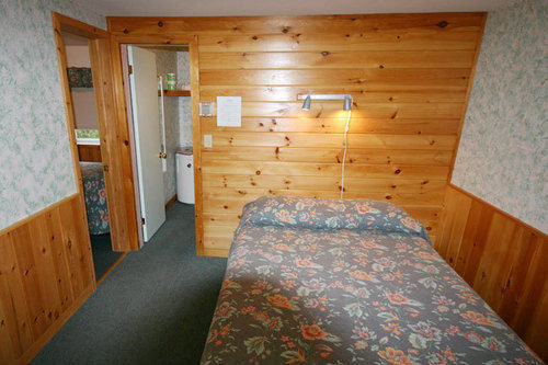 Spectacle Lake Lodge 班克罗夫特 外观 照片