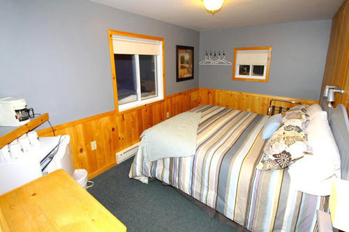 Spectacle Lake Lodge 班克罗夫特 外观 照片