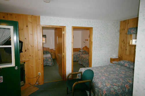 Spectacle Lake Lodge 班克罗夫特 外观 照片